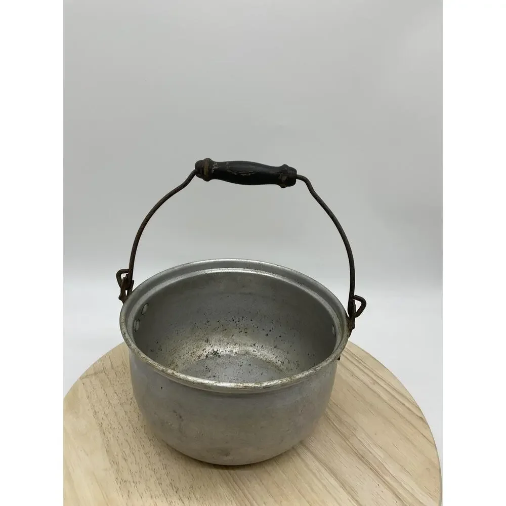Unbranded vintage aluminum